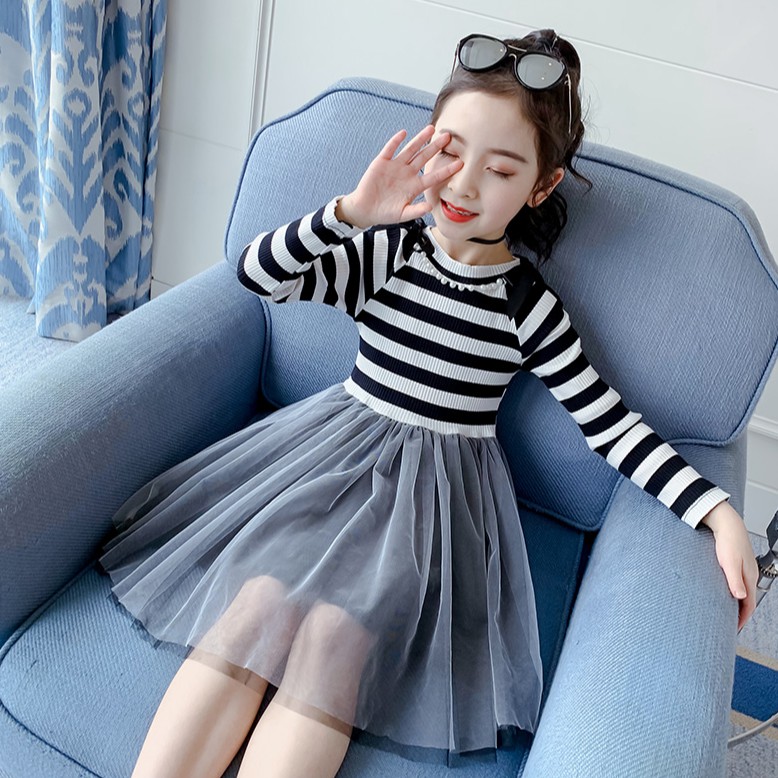 Đầm tay dài kẻ sọc phối lưới dành cho bé gái