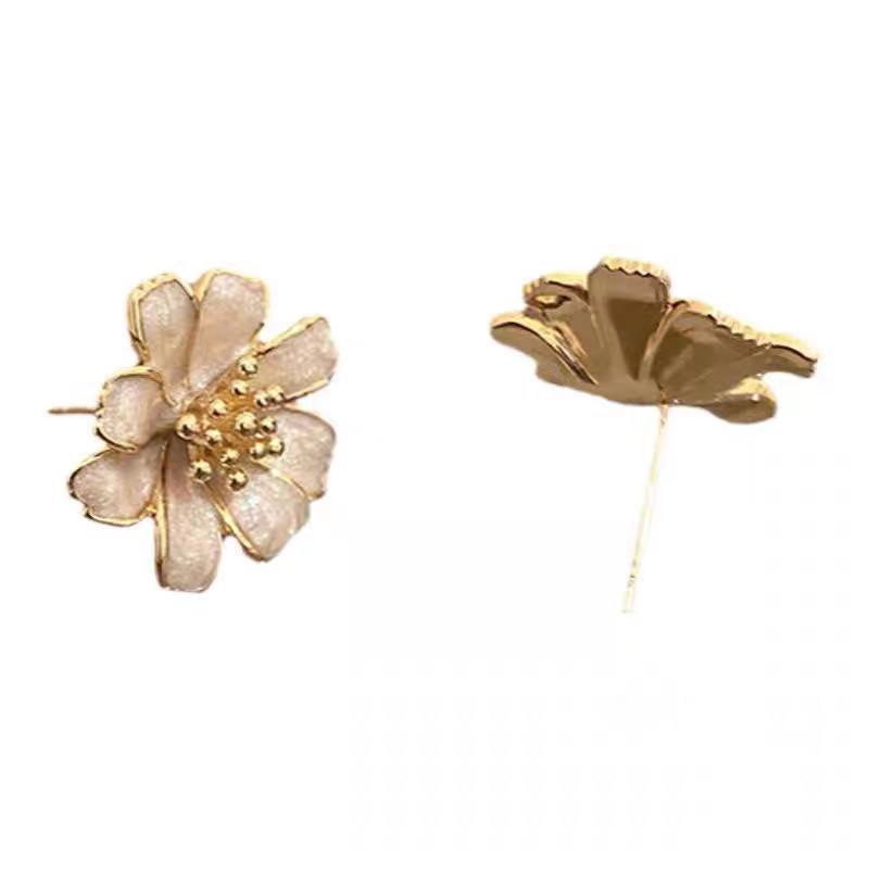 Khuyên Tai Hình Hoa Cúc Nhỏ Xinh Tinh Tế Đơn Giản Dễ Phối Đồ Thời Trang Năm 2022