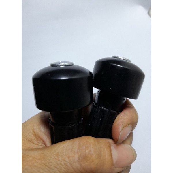 Căp gù đen sắt đặc gắn cho nhiều loại xe.