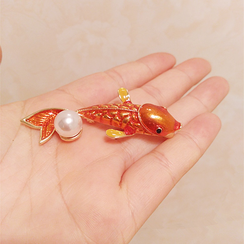 Ghim cài áo hình cá vàng đỏ ngộ nghĩnh