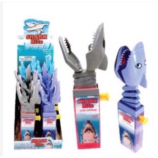 Lốc 12 chiếc Kẹo đồ chơi cá sấu Gator Chomp, cá mập Shark Bite Nỹ hàng sẵn