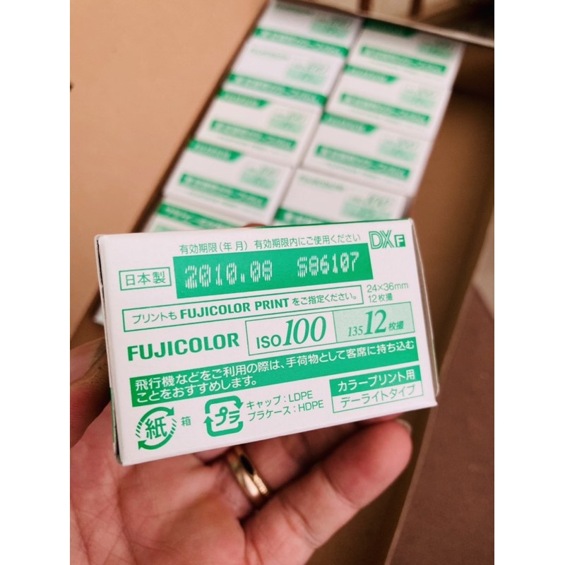 Phim outdate hết hạn Fuji 100 nội địa nhật 12 tấm film 135 film 35