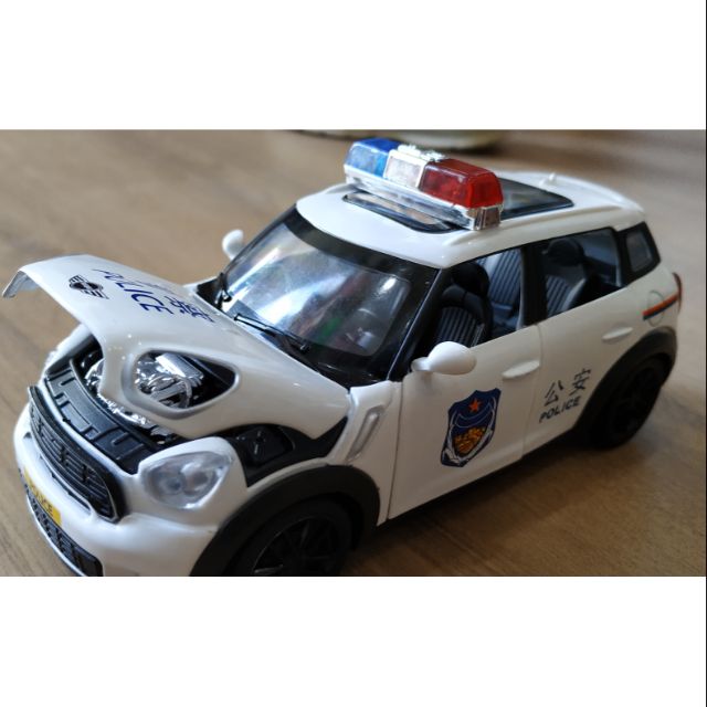 Xe mô hình cảnh sát