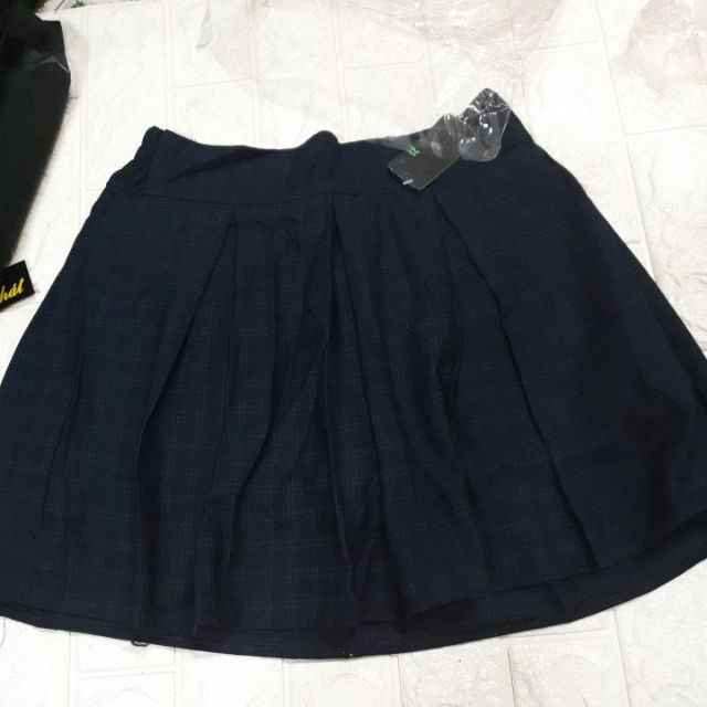 Chân váy xly to, lưng phía sau thun, phom 55kg