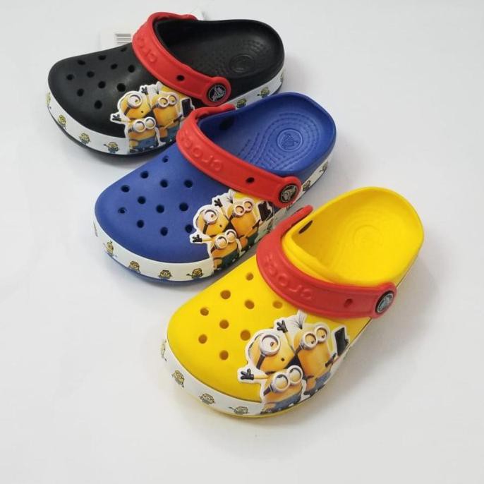 Giày Sandal Crocs Hình Minion Đáng Yêu Cho Bé