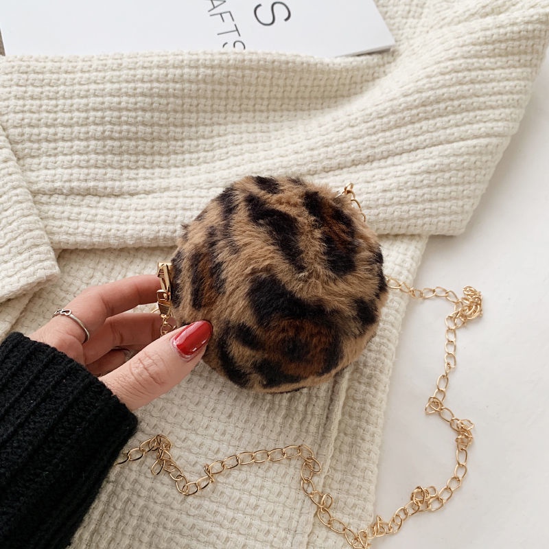 Túi Xách Đeo Vai Mini Hình Quả Bóng Đá Phủ Lông Dễ Thương Thời Trang Thu Đông Cho Nữ