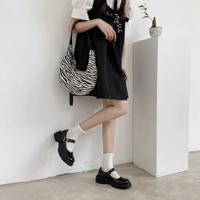Giày Lolita nữ màu đen trắng đế cao 5cm dễ thương có quai cài tiểu thư vintage đi học đi chơi loại 1