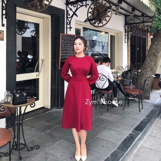 Đầm đỏ xoè khuy bọc