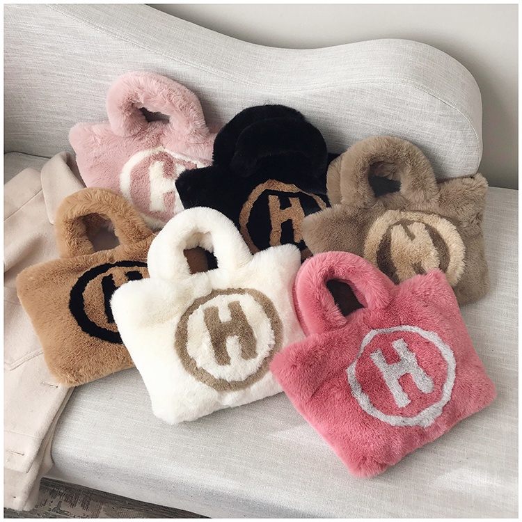 Túi xách tay JASMIN NOIR làm từ nhung và lông thú giả phối dây xích thời trang mùa đông dành cho nữ