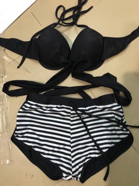 Bikini hai mảnh quần sọc ( kèm hình chụp)