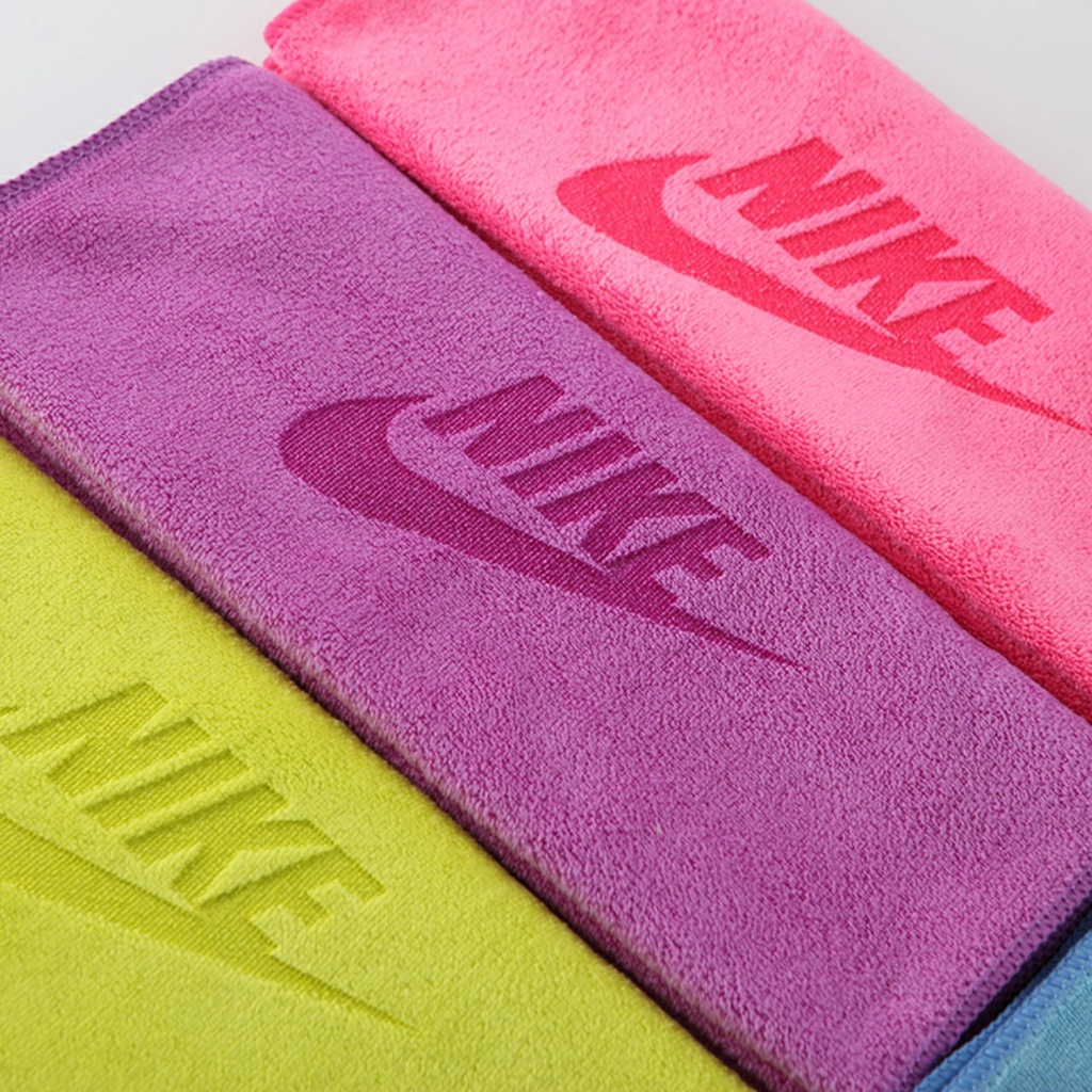 Khăn tập thể thao PUMA cao cấp (30x100cm) mềm mại và thấm hút mồ hôi cực tốt.