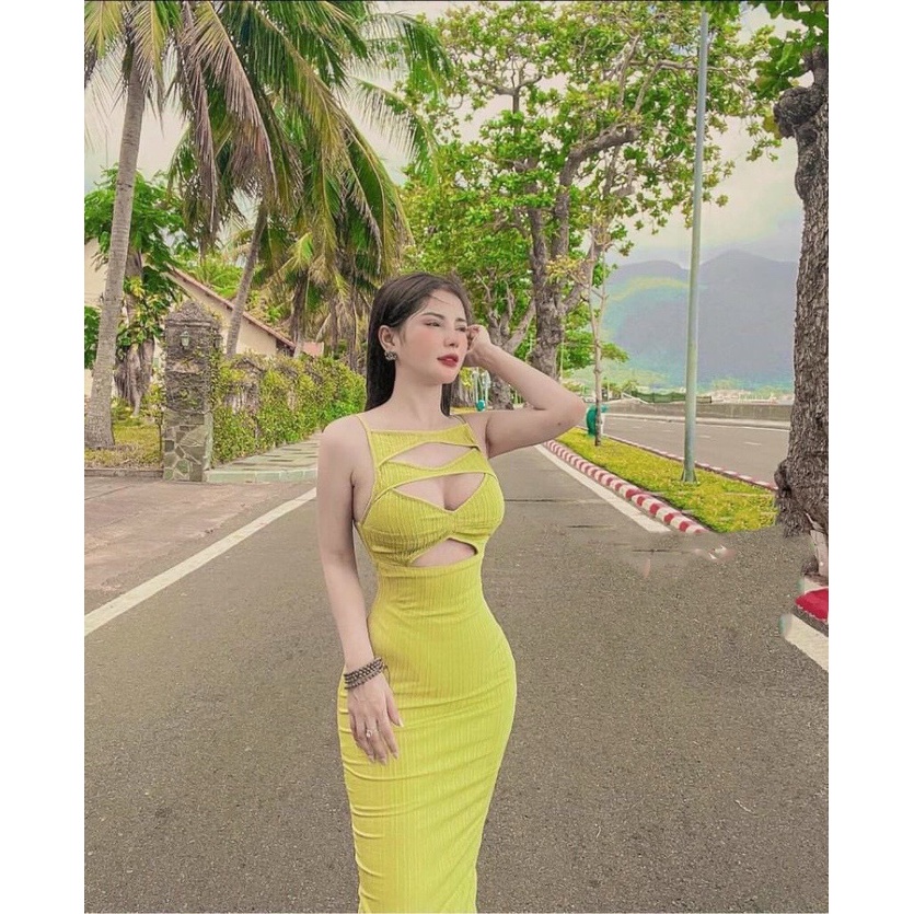 Đầm sát nách ôm body dáng dài kiểu cắt 3 đường trước ngực cực sexy , chất thun gân mềm mịn