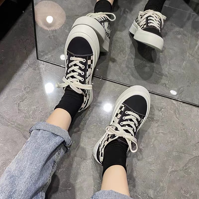 Giày thể thao nam nữ độn đế caro mẫu mới năm nay