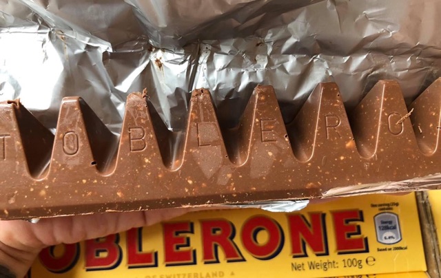 SOCOLA SỮA TOBLERONE