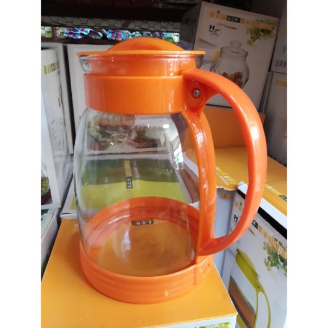 Bình đựng nước thủy tinh 2lit.