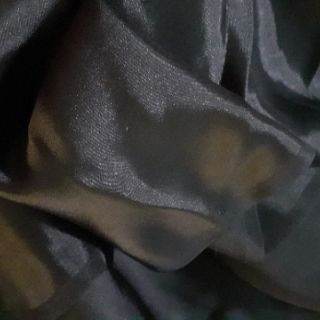 Vải lụa màu đen