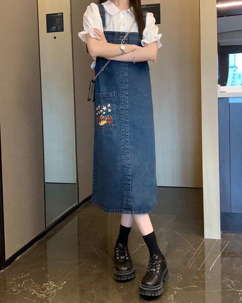 Váy Yếm Denim Có Túi Thêu Cổ Điển 52326