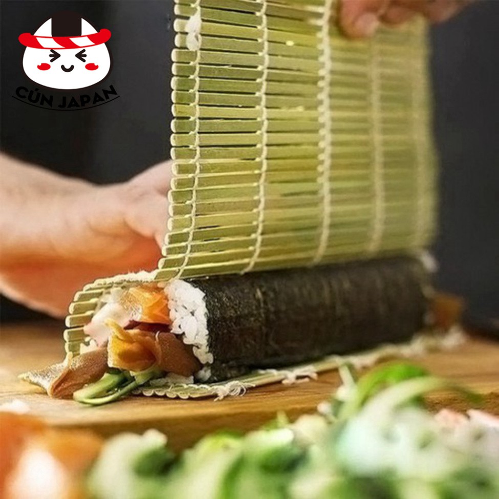 Mành cuộn Sushi bằng nhựa, tre kèm muôi xới Hàng Nhật