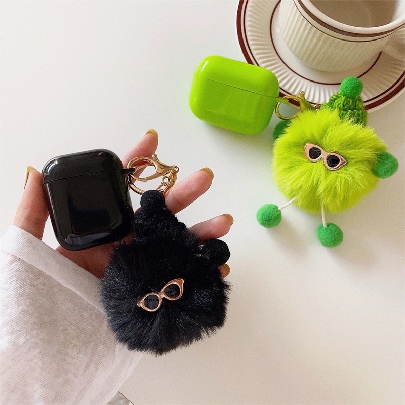 Vỏ bảo vệ hộp sạc tai nghe Airpods 1 / 2 / Pro3 Apple Bluetooth không dây chất liệu lông mềm gắn móc treo