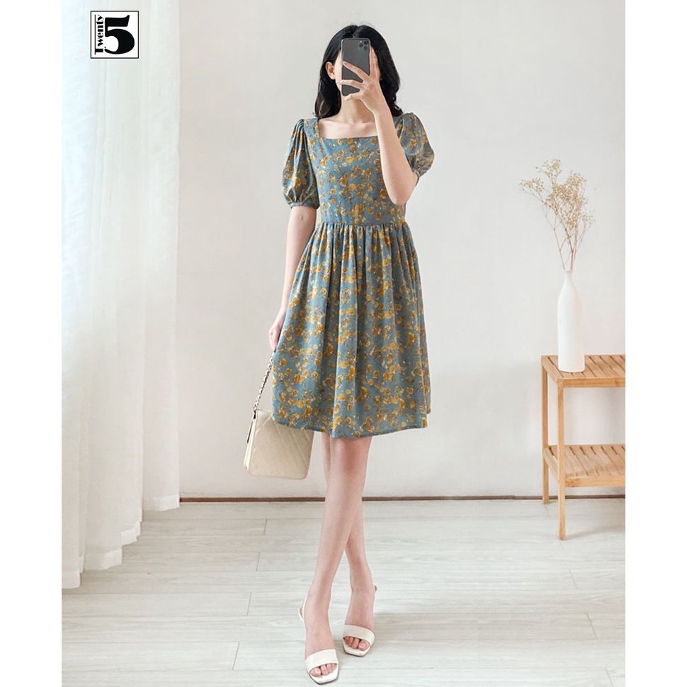 Đầm nữ babydoll hoa nhí cổ vuông tay bồng dây thắt eo sau Twentyfive N2143