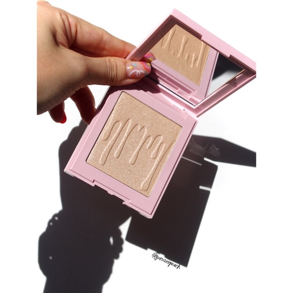 Phấn bắt sáng KYLIE Highlighter - Ice Me Out SALE 60% !!