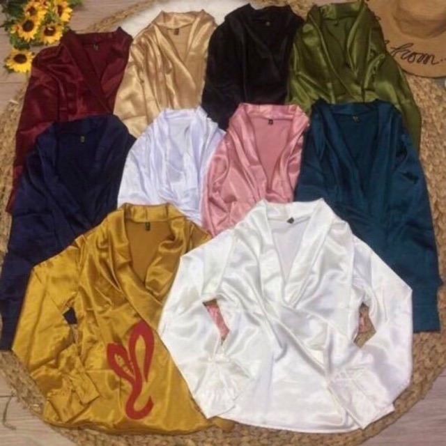 áo cổ đổ phí bóng