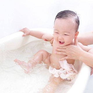 TẮM GỘI CHICCO HOA CÚC