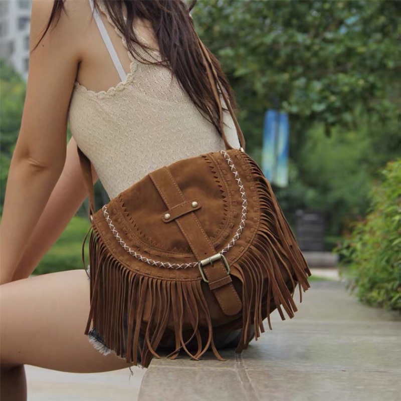 Túi da lộn tua rua local brand chất đẹp. Kèm ảnh thật