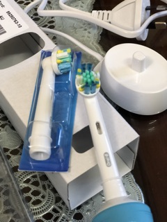BÀN CHẢI ĐIỆN ORAL B Úc
