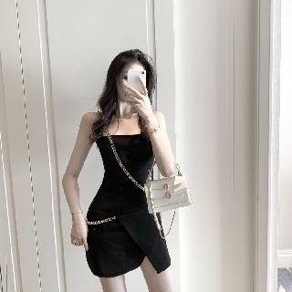 [SIÊU SALE] Váy/Đầm Thiết Kế 2 Dây Xẻ Vạt Chéo Kèm Xích Cá Tính sẵn size M