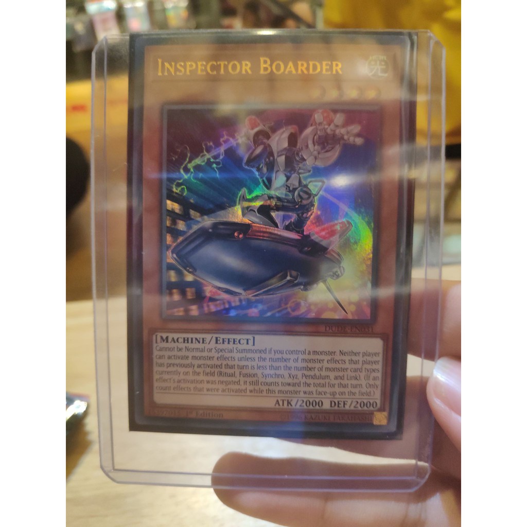Lá bài thẻ bài Yugioh Inspector Boarder – DUDE - Ultra Rare - Tặng bọc bài nhựa bảo quản
