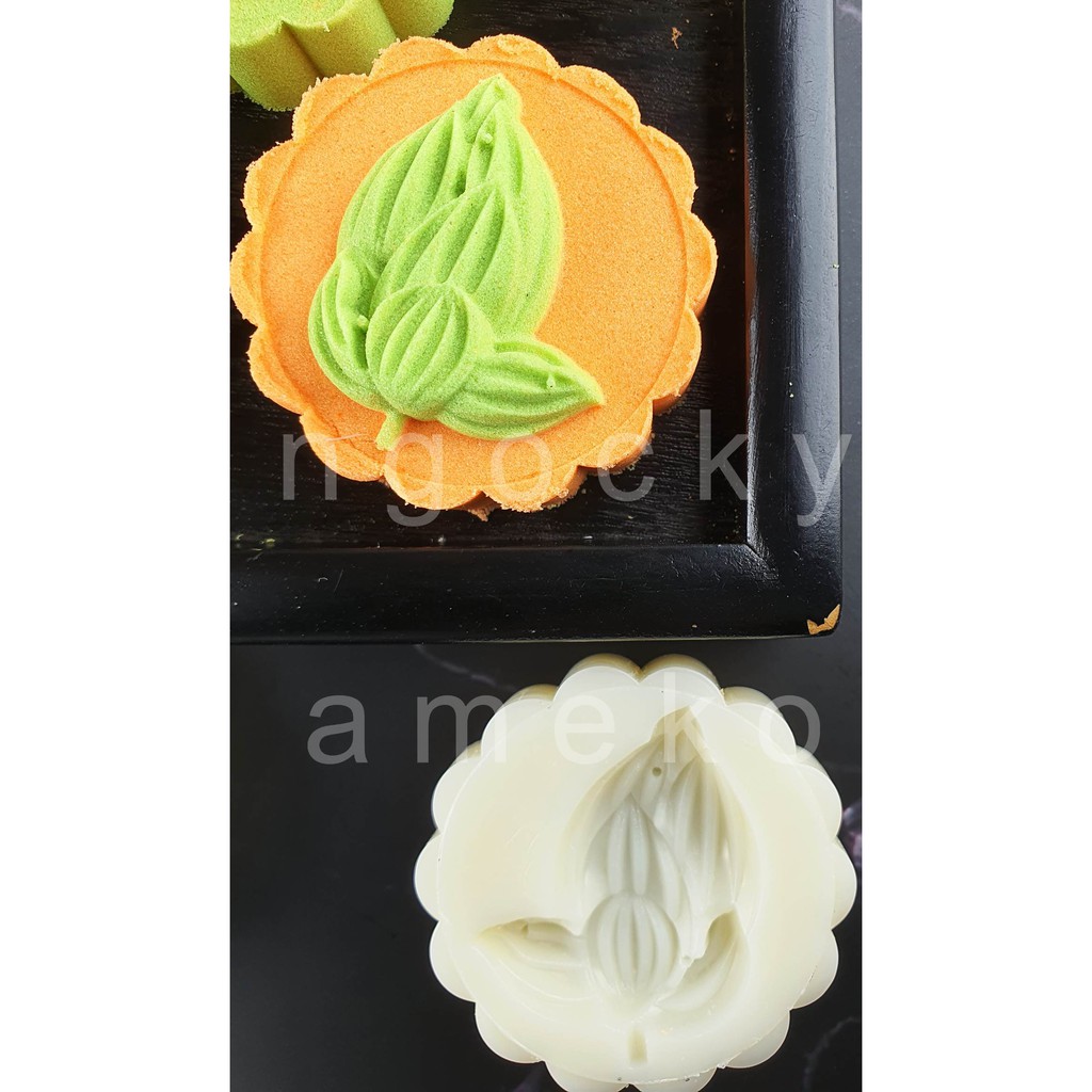 NQ50-867 - KHUÔN LÒ XO BÁNH TRUNG THU / BÁNH DỨA  HOA TRÒN HÌNH SEN 50G