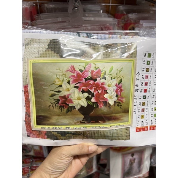 tranh thêu chữ thập bình hoa ly dx1139 (72x50)