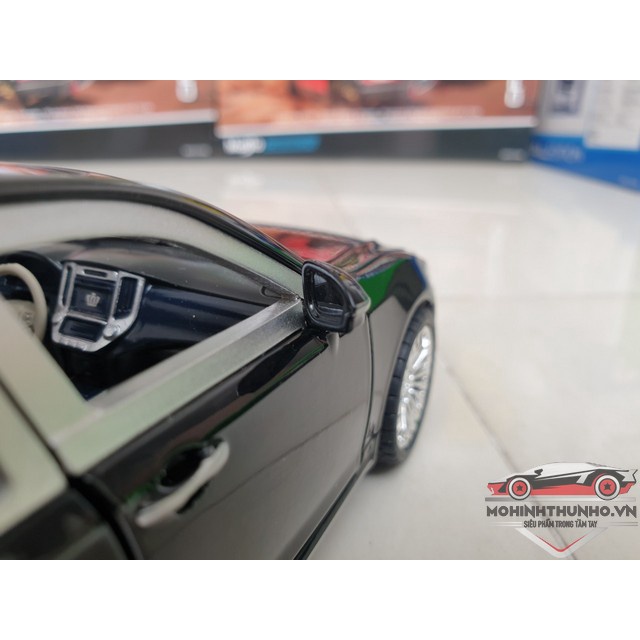 Xe mô hình Toyota Crown, tỉ lệ 1:24