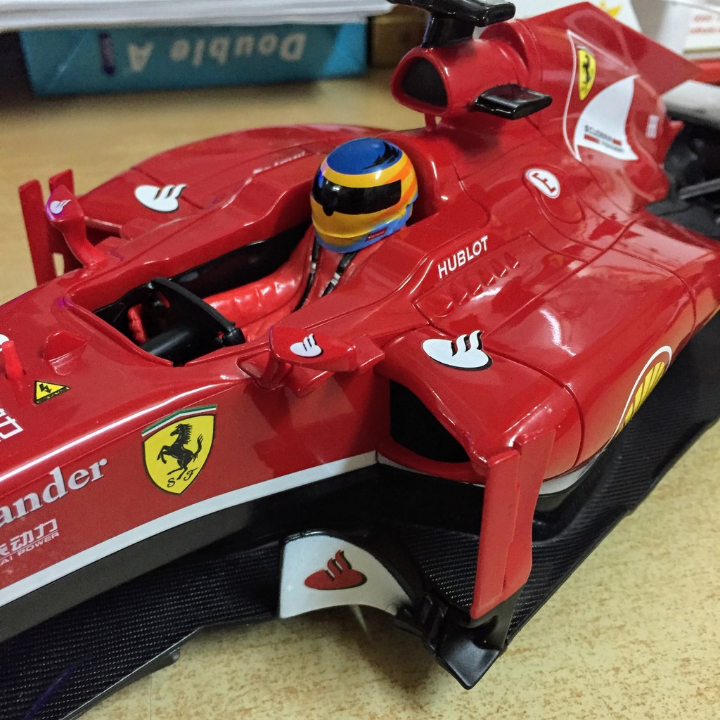 Xe đua điều khiển từ xa sóng 2.4G Rastar Ferrari công thức F1