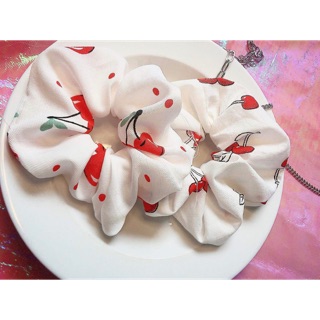 Dây cột tóc scrunchies quả cherry