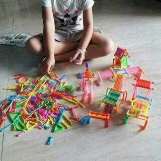 Đồ chơi xếp hình que cho bé