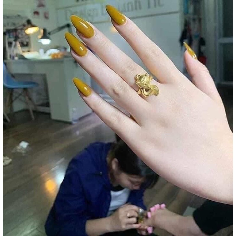 Móng úp nhọn bầu