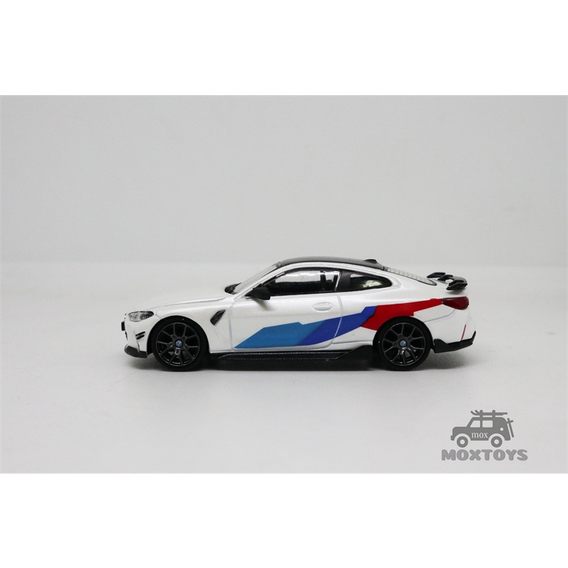 Mô Hình Xe Hơi BMW M4 Màu Trắng/Đen Tỉ Lệ 1:64
