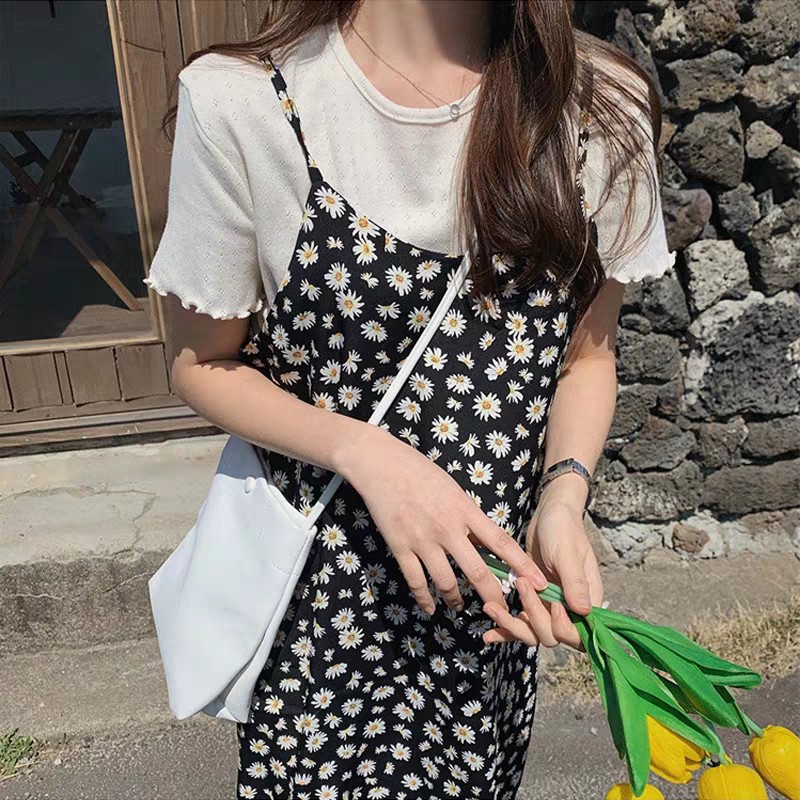 VÁY YẾM HOA CÚC NHÍ ULZZANG - SET VÁY MAXI HOA CÚC ĐEN + ÁO TRẮNG HOT