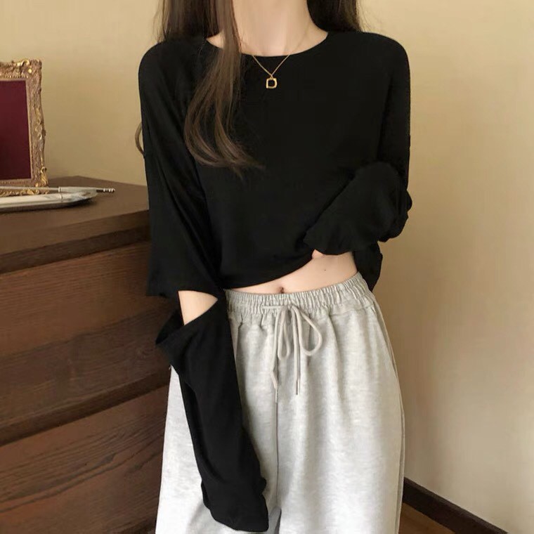 [Mã FASHIONT4WA2 giảm 10K đơn 50K] Áo Croptop Tay Dài Ulzzang Rách Tay Màu Đen BC316