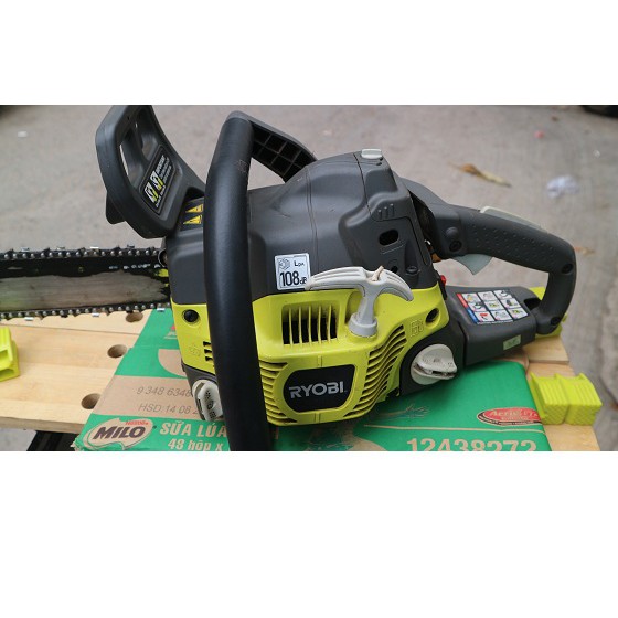 Cưa xích xăng 2 thì Ryobi 46CC lam 400mm