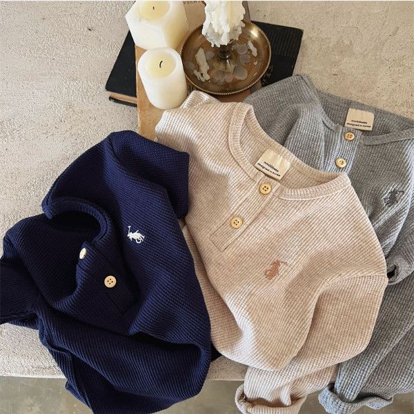 Áo Thun sweater Cổ Tròn Tay Dài Thêu Hình Bánh Waffle Dễ Thương Cho Bé