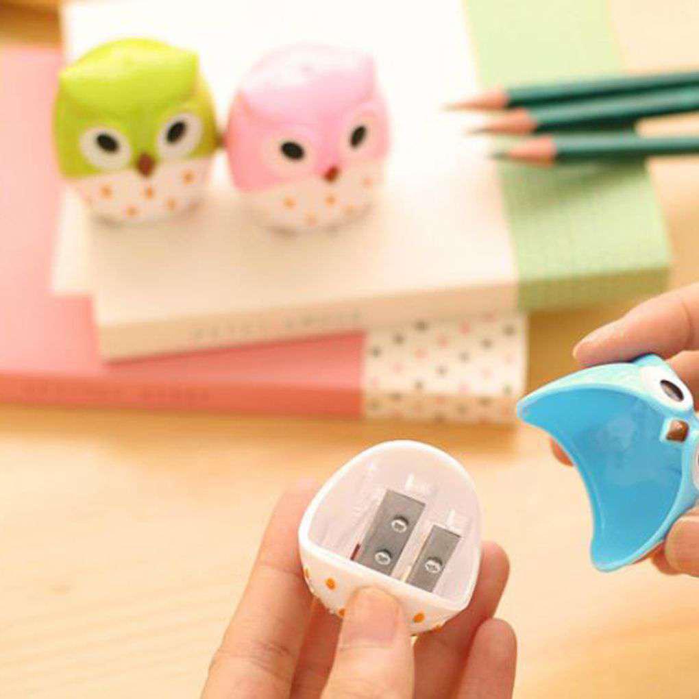 Đồ Chuốt Bút Chì Hai Lỗ Bằng Nhựa Gọn Nhẹ Hình Cú Hoạt Hình Màu Sắc Ngẫu Nhiên