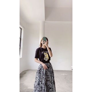 Áo phông in cô gái tóc vàng