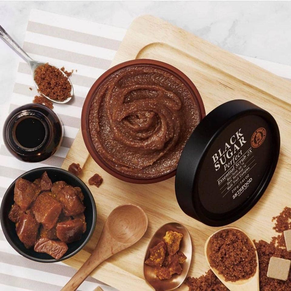 Tẩy tế bào chết Skinfood Black Sugar Perfect Essential Scrub 2X