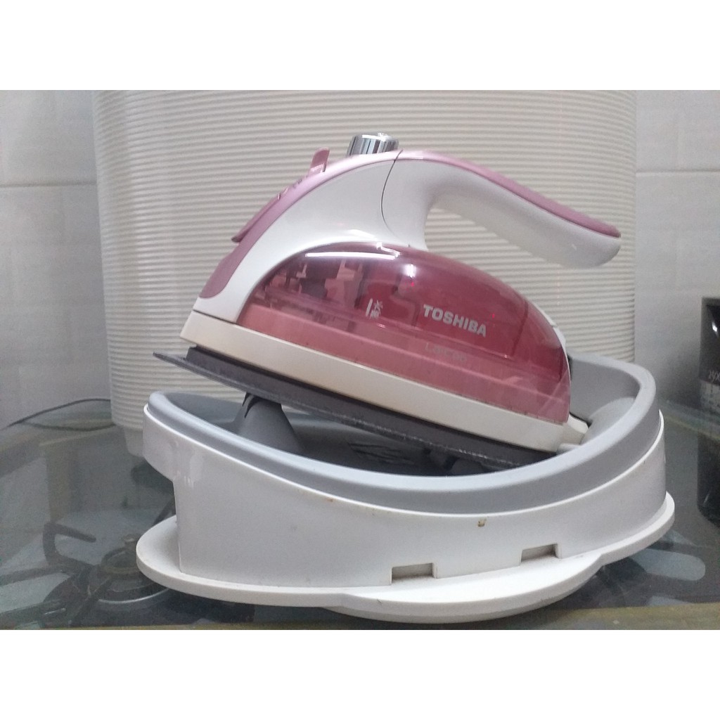 BÀN ỦI HƠI NƯỚC KHÔNG DÂY TOSHIBA NỘI ĐỊA NHẬT ĐIỆN 100V