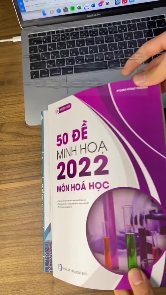 Sách bộ đề minh hoạ ôn thi THPT 2026 môn Toán, Lý, Hoá, Sinh, Anh, Văn, Sử, Địa Moonbook | BigBuy360 - bigbuy360.vn