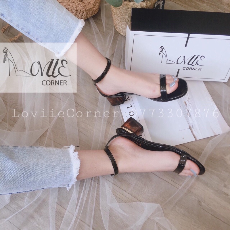 SANDAL NỮ QUAI MẢNH LOVIIECORNER - GUỐC SANDAL GÓT VUÔNG TRONG SUỐT MÀU TRÀ G200303