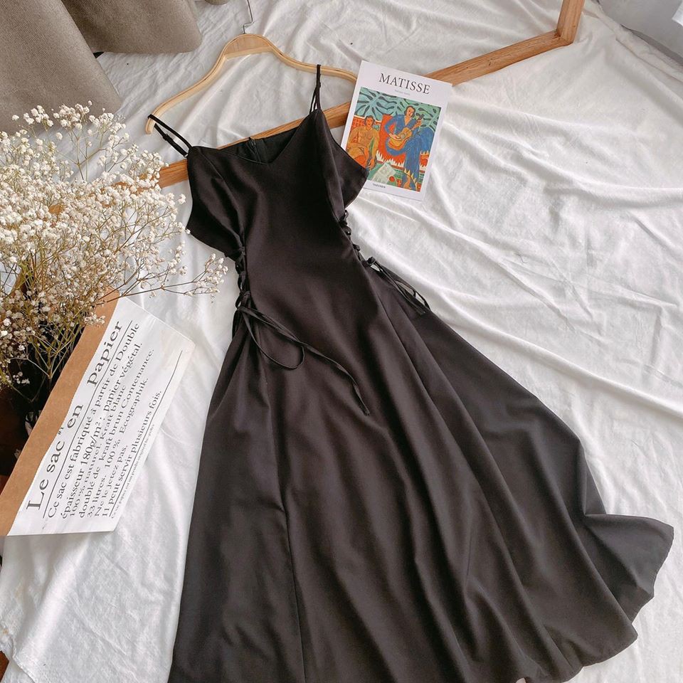 [Mã SKAMA06 giảm 8% tối đa 50K đơn 250K] ĐẦM 2 DÂY ĐEN ĐAN DÂY EO | BigBuy360 - bigbuy360.vn